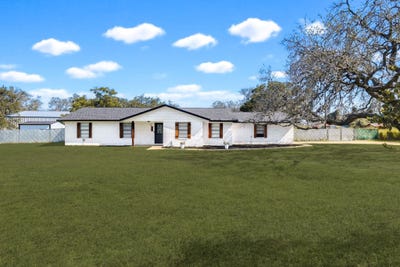 /international/us/81-pulliam-dr-pleasanton-tx-110109491942/