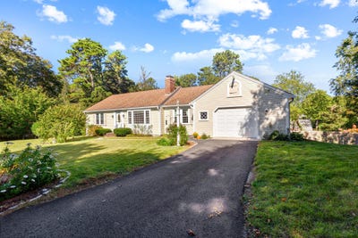 /international/us/106-pompano-road-yarmouth-port-ma-110120416337/