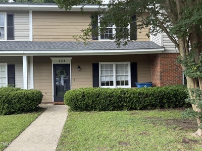 /international/us/123-rollingwood-drive-dunn-nc-110101212177/