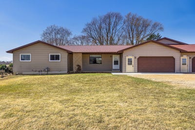 /international/us/s5707-meadowview-ln-viroqua-wi-110107823283/