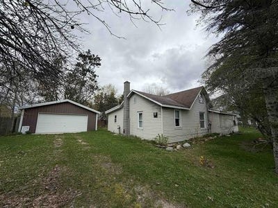 /international/us/110-w-carl-street-hanover-twp-mi-110107784260/