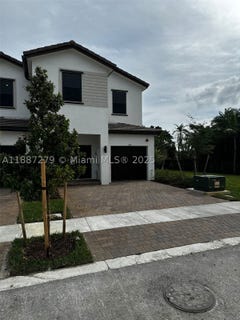 /international/us/285-sw-159th-ln-pembroke-pines-fl-110102602265/