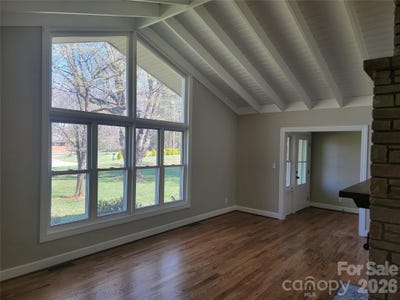 /international/us/1820-connelly-springs-road-lenoir-nc-110108339787/