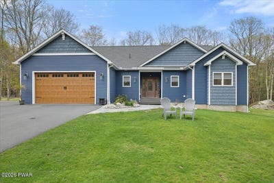 /international/us/107-bear-valley-drive-tafton-pa-110108176946/