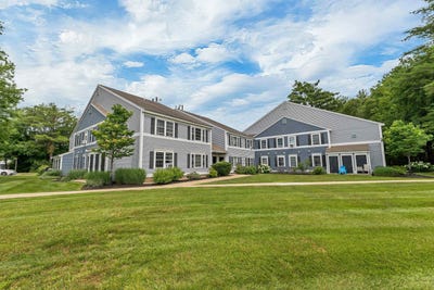/international/us/616-springbrook-circle-portsmouth-nh-110119576805/