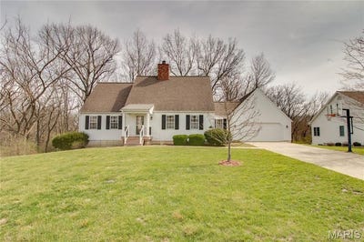 /international/us/9-fox-hill-drive-carlinville-il-110106721117/