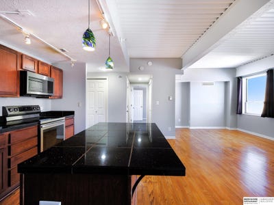 /international/us/105-n-31st-avenue-omaha-ne-110104053402/