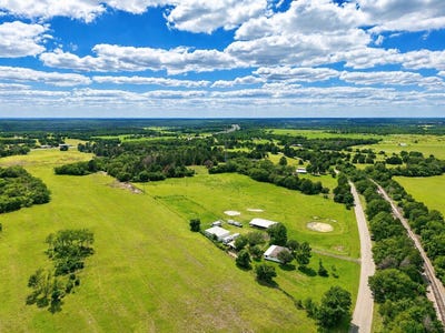 /international/us/405-old-highway-20-mcdade-tx-110108150921/