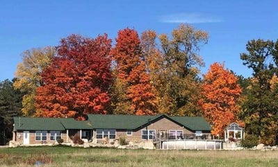 /international/us/17675-pierce-road-stanwood-mi-110110188987/