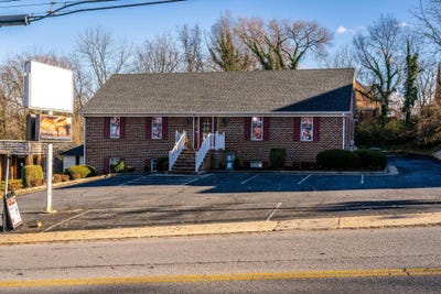 /international/us/413-n-coalter-st-staunton-va-110104027970/