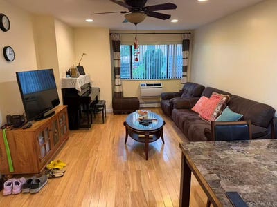 /international/us/7140-163rd-street-fresh-meadows-ny-110108476530/