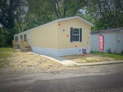 /international/us/212-anker-lane-germantown-hills-il-110100324289/