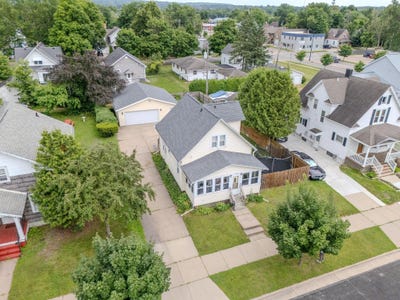 /international/us/1029-s-6th-avenue-wausau-wi-110100968054/?lang=en