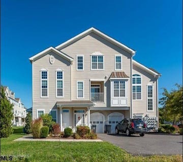 /international/us/31-farrah-stafford-township-nj-110107989427/