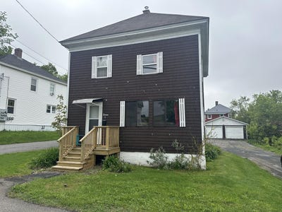 /international/us/16-allen-street-presque-isle-me-110108392605/