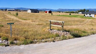 /international/us/braves-road-lot-1-afton-wy-110110086985/