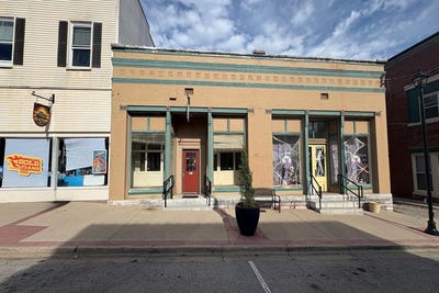 /international/us/313-e-main-street-wilmore-ky-110107778389/