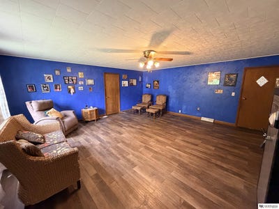 /international/us/310-s-7th-street-lyons-ne-110108238551/