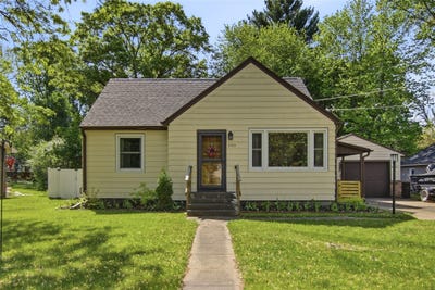 /international/us/3133-locust-lane-eau-claire-wi-110108442208/