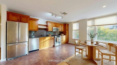 /international/us/230-college-street-burlington-vt-110103423426/