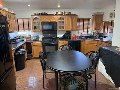 /international/us/11715-200th-street-saint-albans-ny-110119327405/