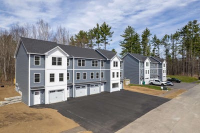 /international/us/10d-lucky-lane-the-crossings-at-village-center-barrington-nh-110106719237/