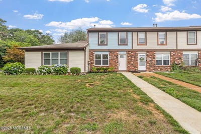 /international/us/256-greenwood-loop-road-brick-nj-110100900548/