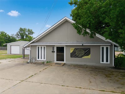 /international/us/406-live-oak-street-marlin-tx-110108664297/