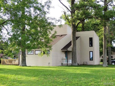 /international/us/1209-n-hickory-drive-neoga-il-110108489141/