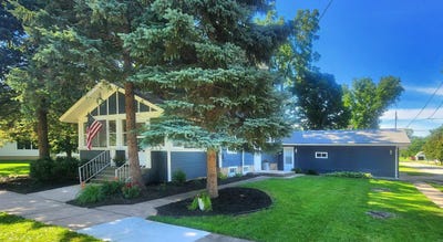 /international/us/921-water-street-new-hartford-ia-110100689739/