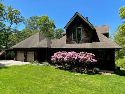 /international/us/127-preservation-way-tiverton-ri-110105919300/