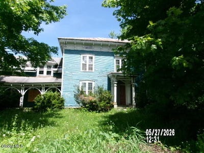 /international/us/689-thompson-road-little-falls-ny-110108334172/