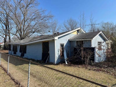 /international/us/4011-w-11th-pine-bluff-ar-110106140609/