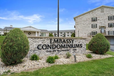 /international/us/125-n-university-dr-west-bend-wi-110108020824/