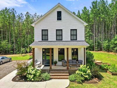 /international/us/1997-rock-church-road-pamplin-va-110100894839/