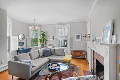 /international/us/303-angell-street-providence-ri-110100946144/