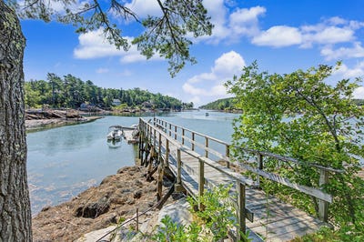 /international/us/1-chimes-lane-boothbay-harbor-me-110119498725/