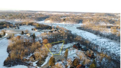 /international/us/3a190-general-bragg-court-apple-river-il-110104486006/
