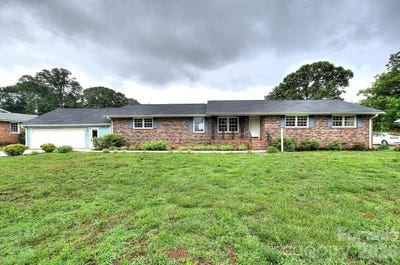 /international/us/1195-holly-springs-road-lyman-sc-110108427646/