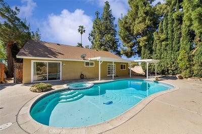 /international/us/1193-w-13th-street-upland-ca-110106563592/