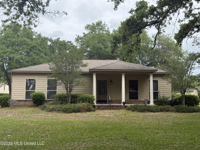 /international/us/4294-popps-ferry-road-d-iberville-ms-110107538035/