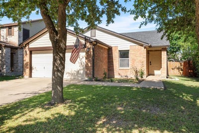 /international/us/4302-kings-canyon-dr-taylor-tx-110098997927/