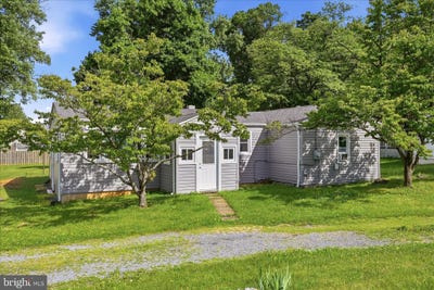 /international/us/115-hickory-lane-winchester-va-110108399115/