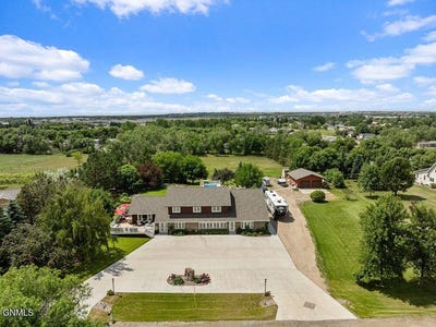 /international/us/3319-11th-avenue-east-williston-nd-110109003630/