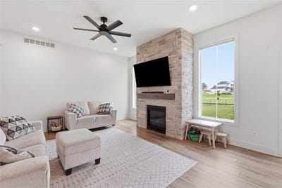 /international/us/808-willow-valley-drive-norwalk-ia-110108294725/