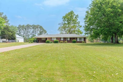 /international/us/202-blaine-st-muscle-shoals-al-110107684403/