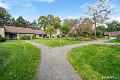 /international/us/85-heritage-village-southbury-ct-110120130367/