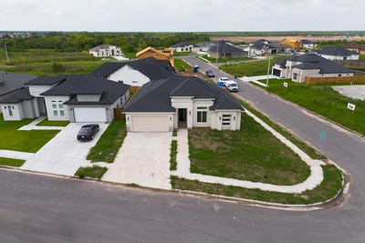 /international/us/8879-wentz-lake-brownsville-tx-110094405781/