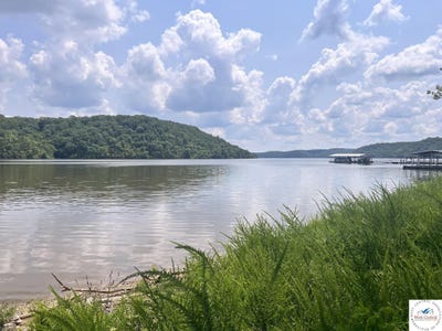 /international/us/27-acres-hayden-lincoln-mo-110108665388/?lang=th