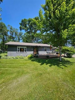 /international/us/1946-lake-street-e-osakis-mn-110100448228/